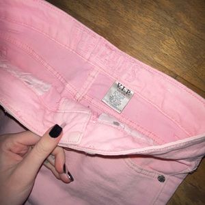 Cute pink jeans!